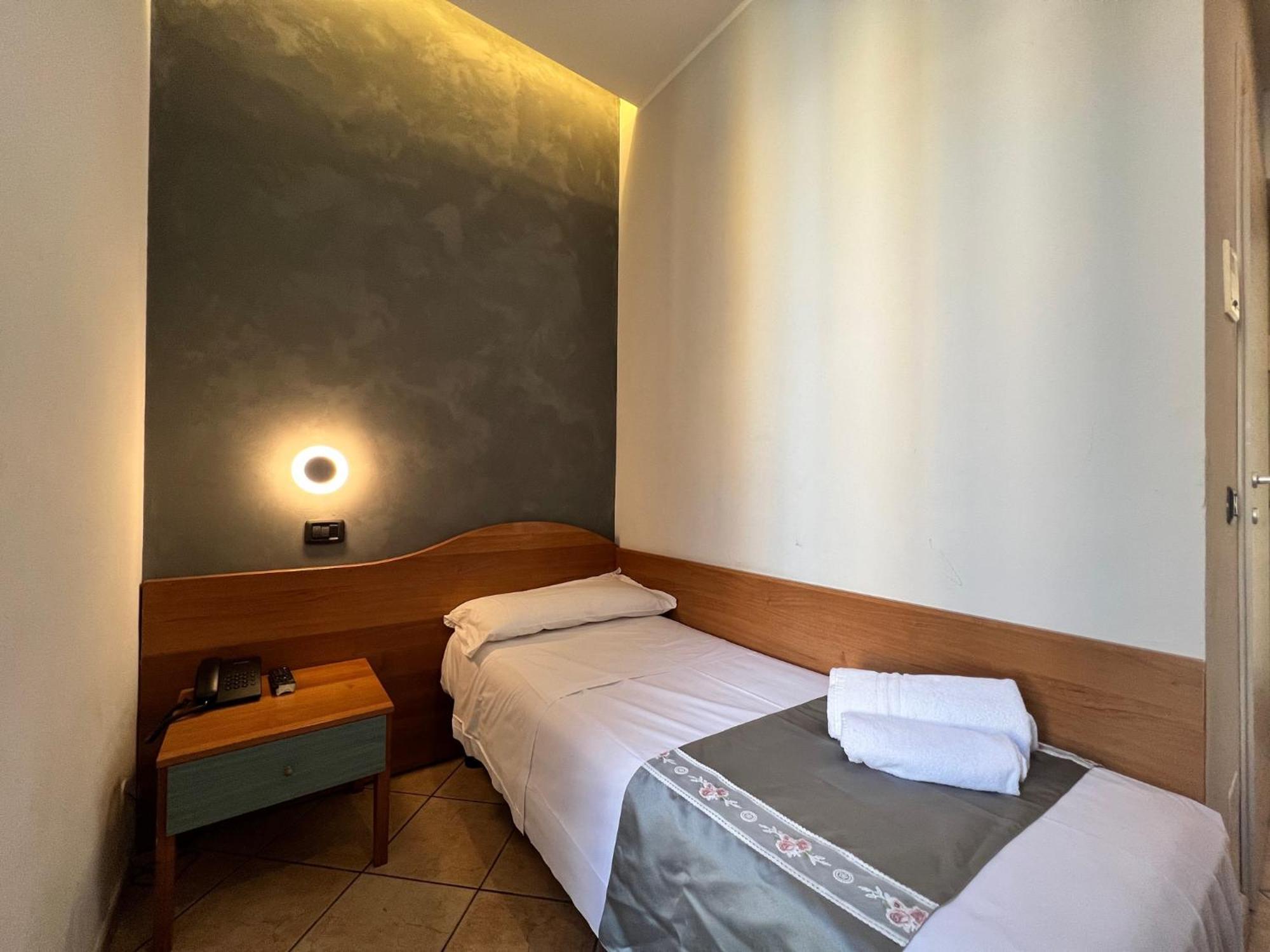 Hotel Sara Milaan Buitenkant foto