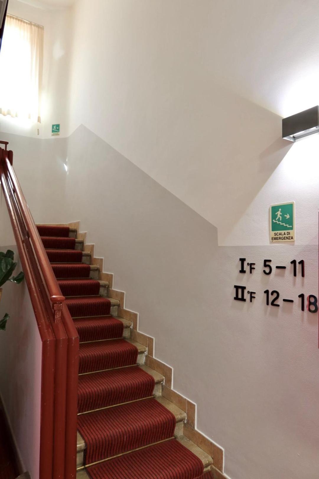 Hotel Sara Milaan Buitenkant foto