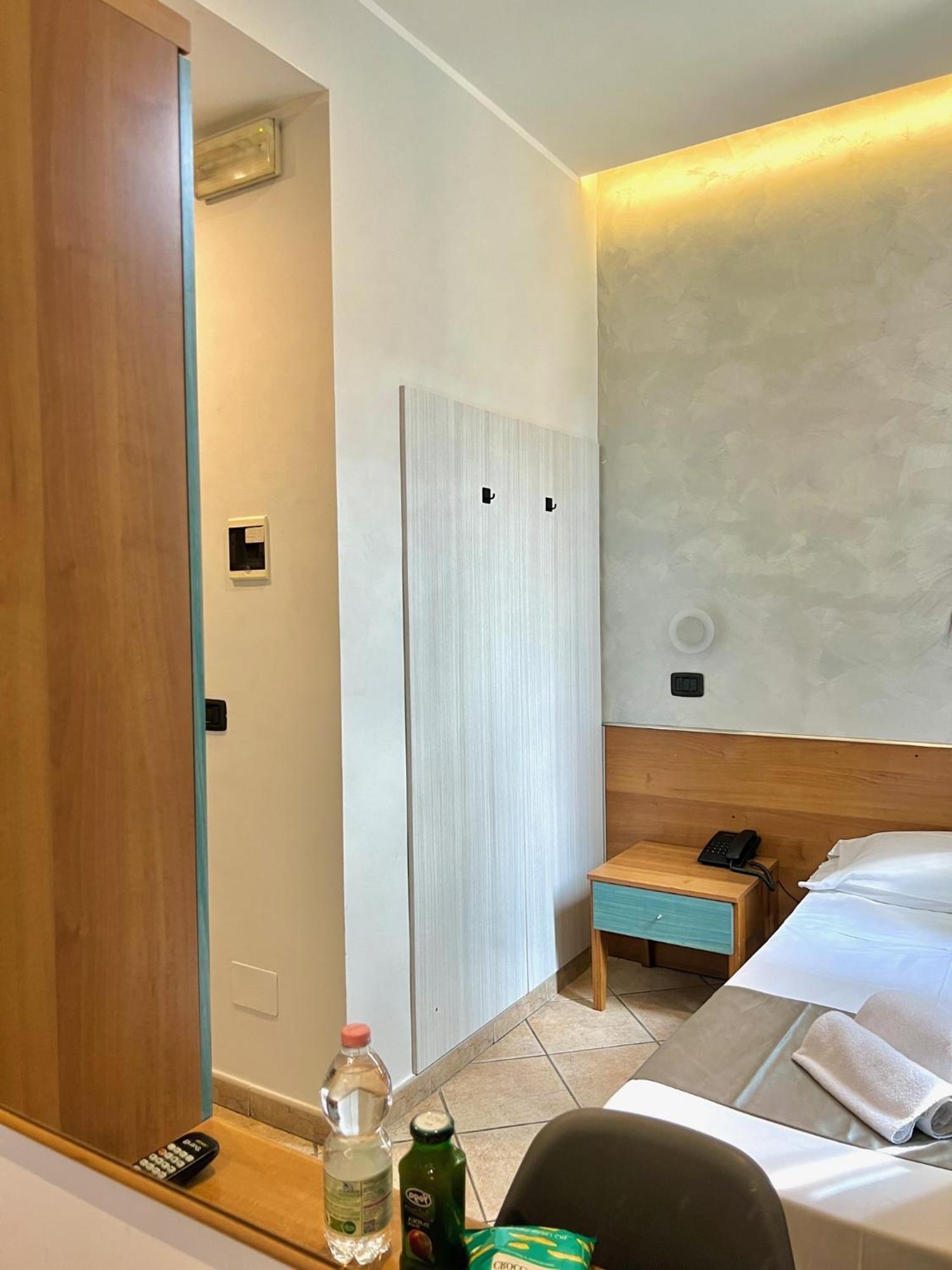 Hotel Sara Milaan Buitenkant foto