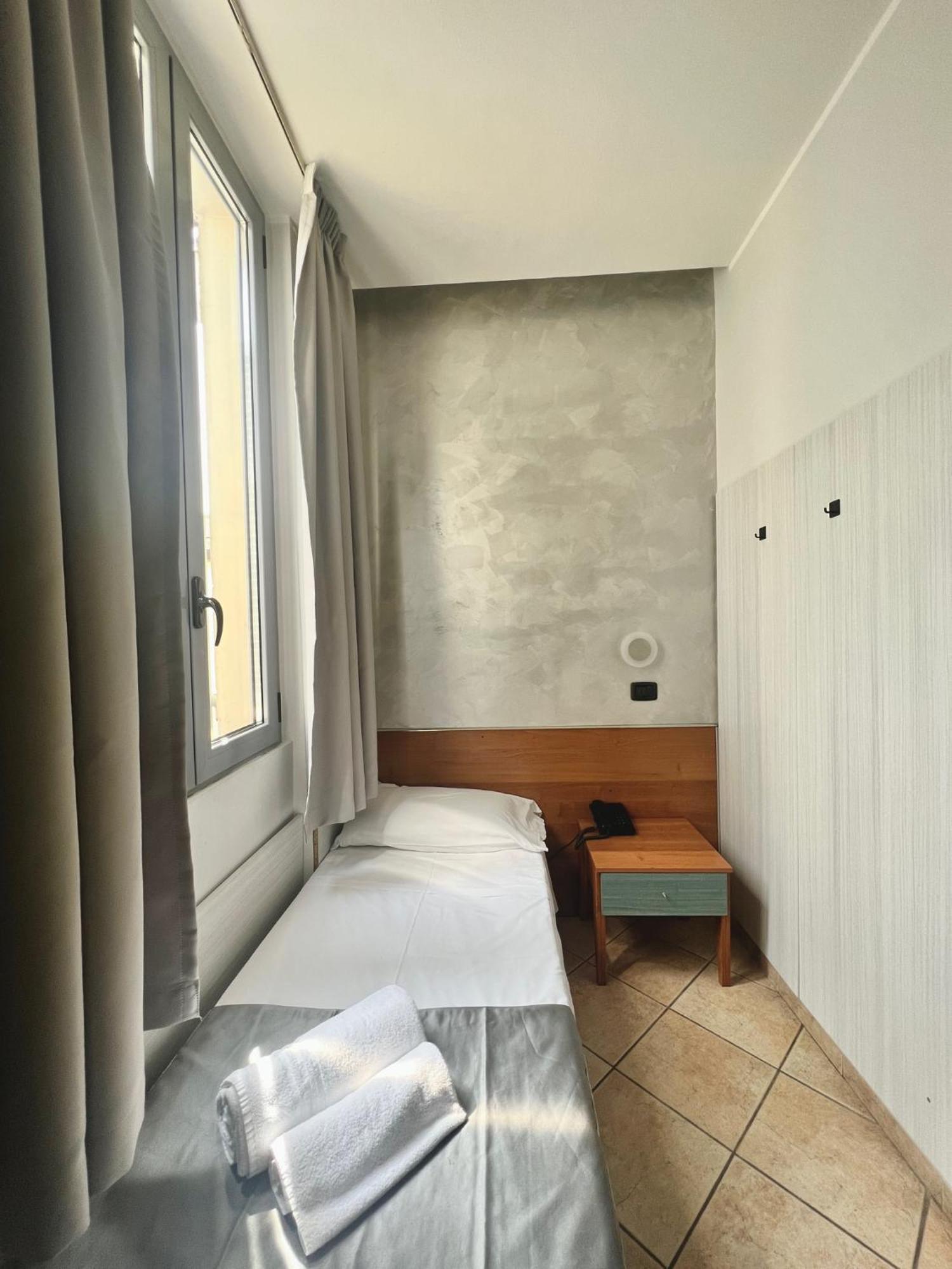 Hotel Sara Milaan Buitenkant foto