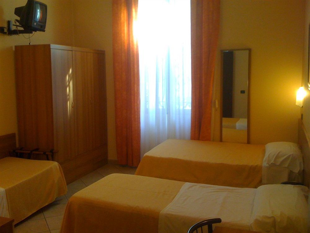 Hotel Sara Milaan Buitenkant foto